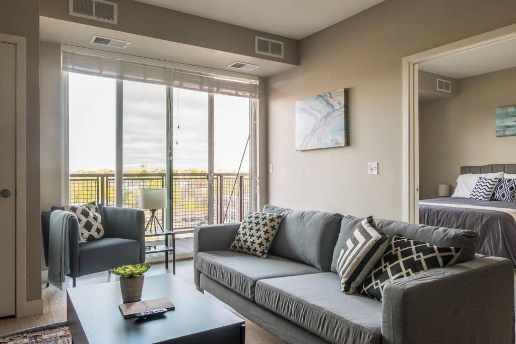 Nicollet Island Apartment | FRONTDESK 20 6th St Apts NE Minneapolis Riverfront District