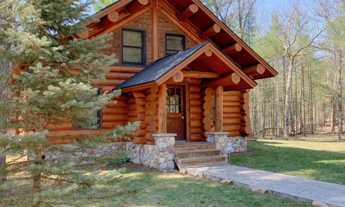 Baldwin Cabin | Full Scribed Log Cabin Nestled in along the banks of the Pere Marquette