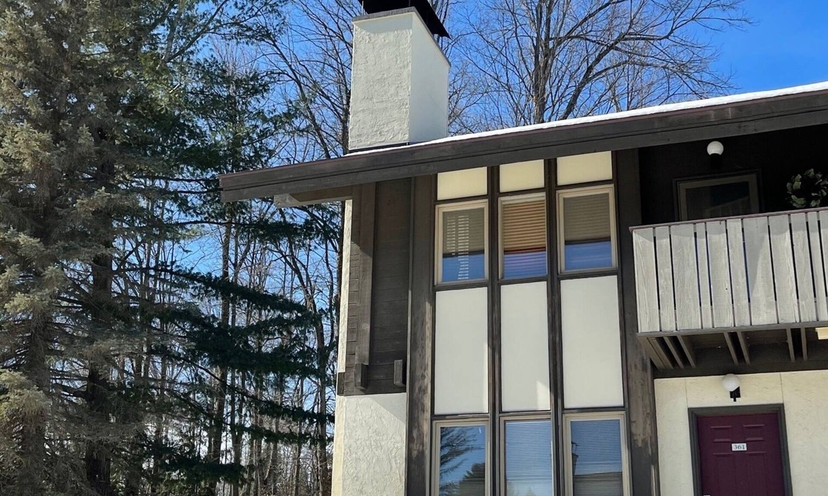 Boyne Falls Condo | Great Value- OPEN Aug 17-26 -BOYNE MOUNTAIN - MOUNTAIN VILLA - 3bedrm 2 bath
