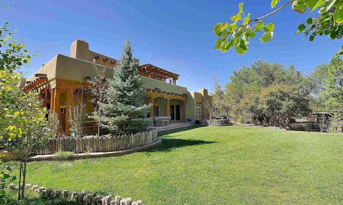 Tesuque House | Green Acres Luxury Estate on 4 Acres 8m to Plaza!