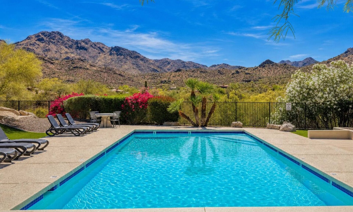 Pinnacle Peak Heights House | Group Retreat with Indoor Basketball, Stunning Views, Pool & Putting Green