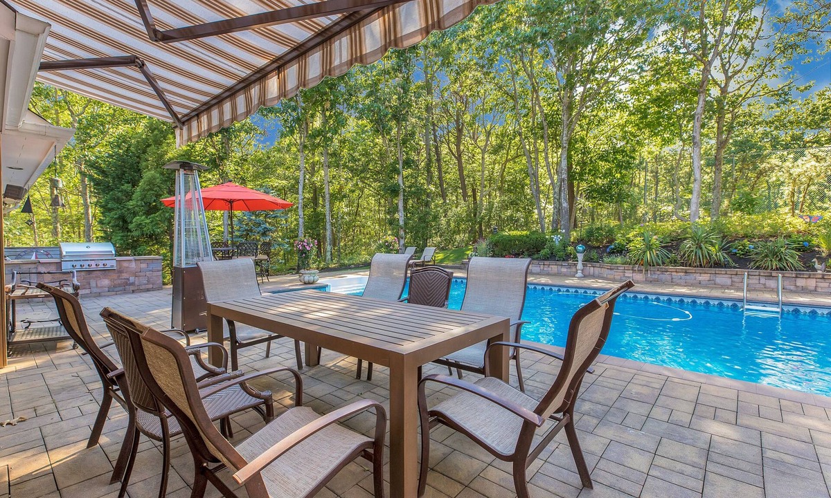 Hampton Bays House | Hamptons - Pool & Private Tennis Court, Hot Tub, 2 Pickleball Courts