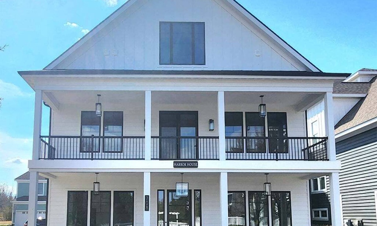 Bay Harbor House | Harbor House 21: 5-bedroom lake view retreat in Bay Harbor, MI, perfect for families.