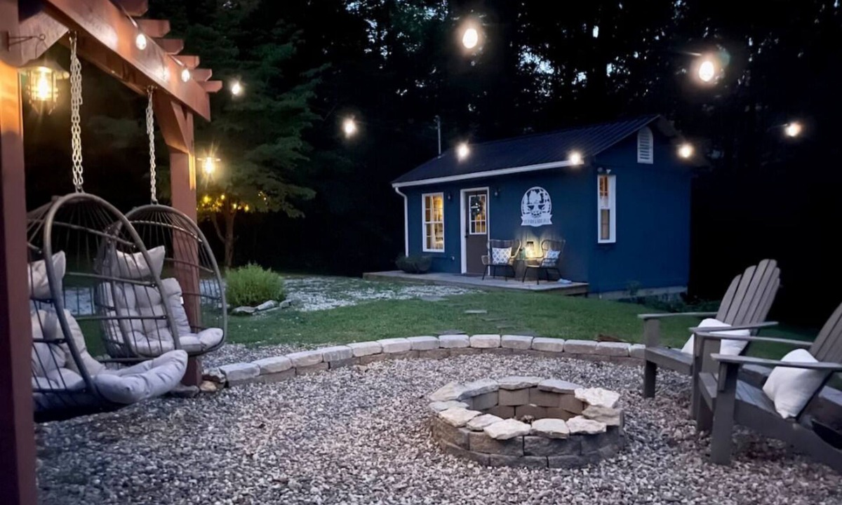 Stanton Cabin | High Rock Hideaway Red River Gorge KY -Couples Cabin- Hot Tub-Wifi-Pet Friendly
