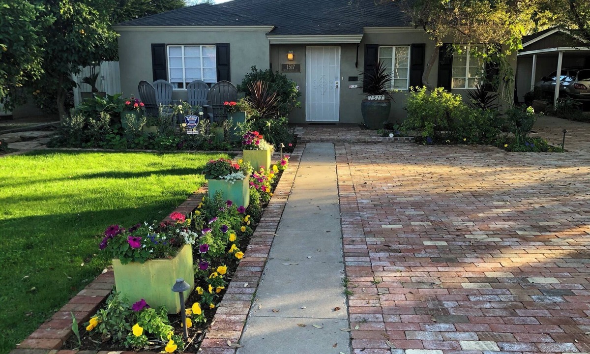 Encanto House | Historic 3 bdrm home fully renovated in North Encanto with lush landscape
