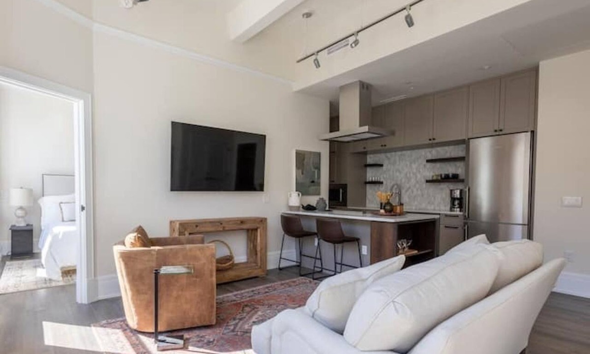 Downtown Condo | Historic Charm Southern Exposure