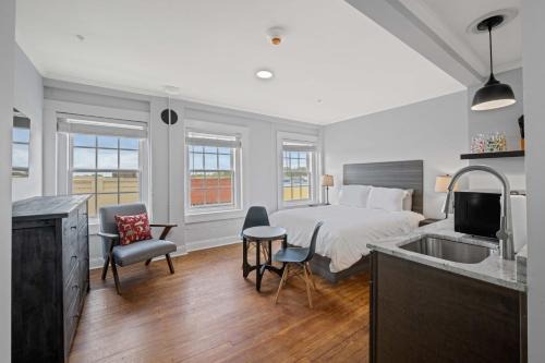 Conway House | Historic Elegance Loft in Downtown Conway