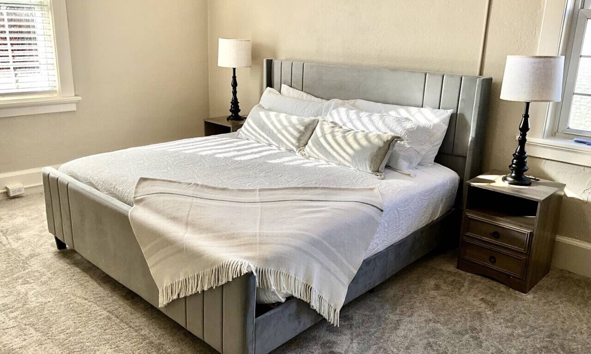 Versailles Bed & Breakfast | History & Hospitality at the Woodford Inn