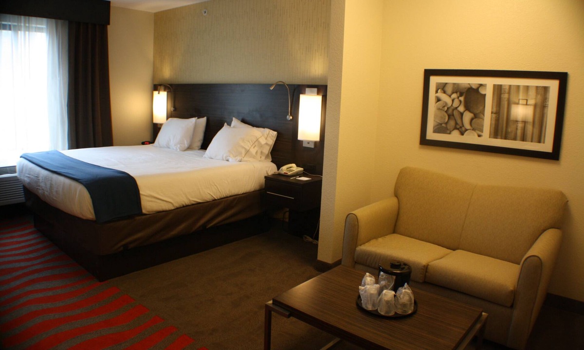 Derrick City Hotel | Holiday Inn Express Bradford by IHG