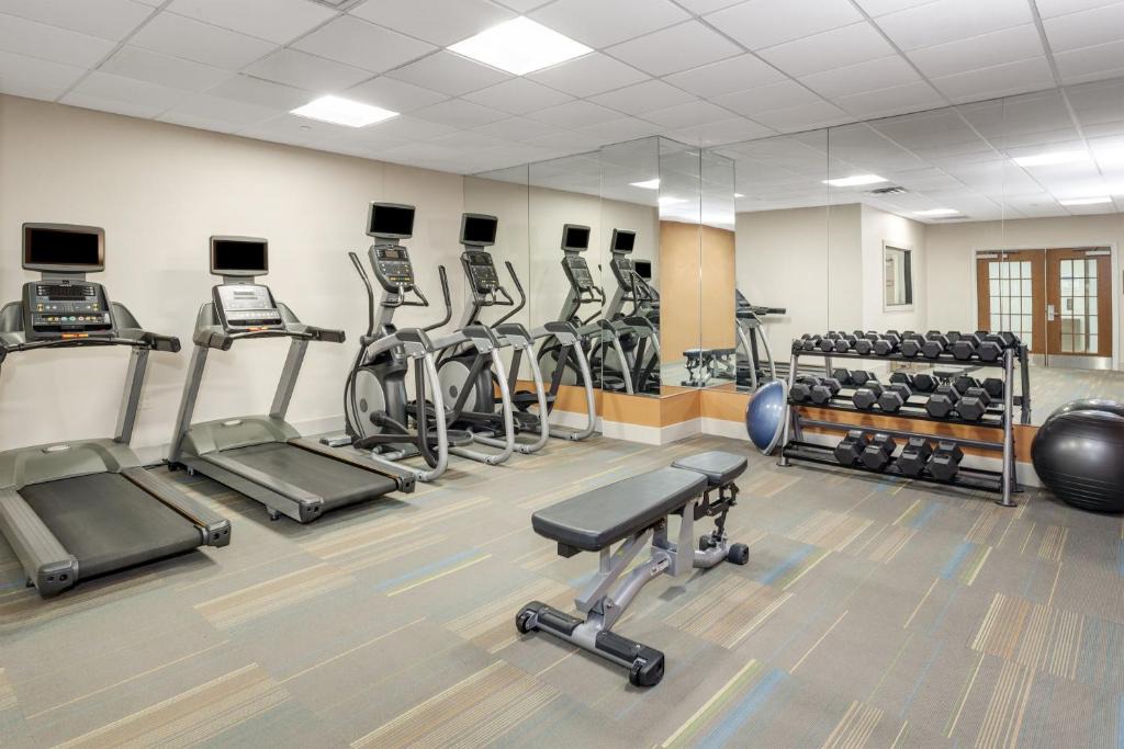 Riverhead Hotel | Holiday Inn Express & Suites Riverhead - Long Island by IHG