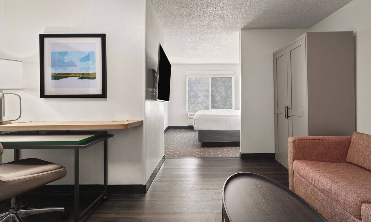Bothell Hotel | Holiday Inn & Suites Bothell by IHG