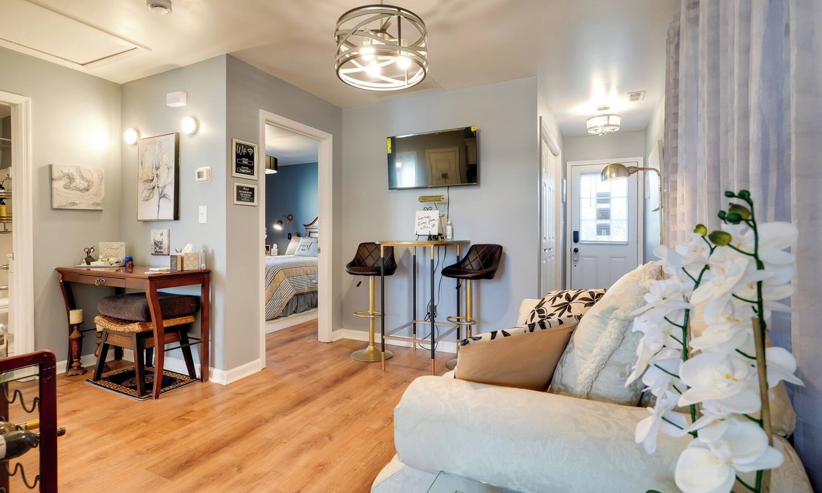 Chattanooga Cottage | Home 3 Mi to Dtwn Chattanooga: 1 Night Stays OK