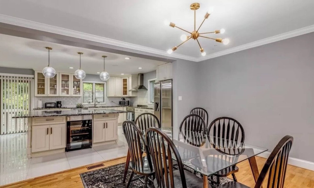 Fort Salonga House | Huntington Northport Spacious Gorgeous Getaway for family reunion or business