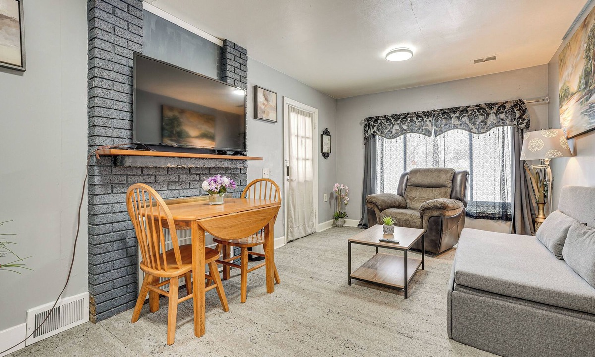 Kalamazoo House | Kalamazoo Vacation Rental Near Golf & Parks!