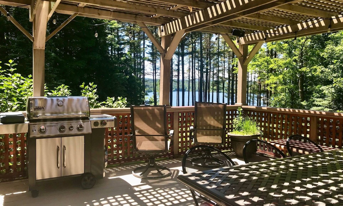 Lenox Dale House | Lake View Berkshires Retreat - Private & Minutes to Lenox