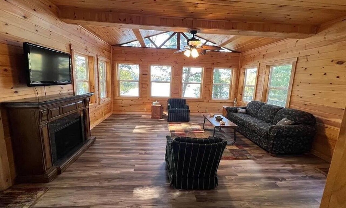 Shell Lake Cabin | LAKESIDE LOOKOUT: Experience Stunning Views, Endless Shorline, Family Retreat.