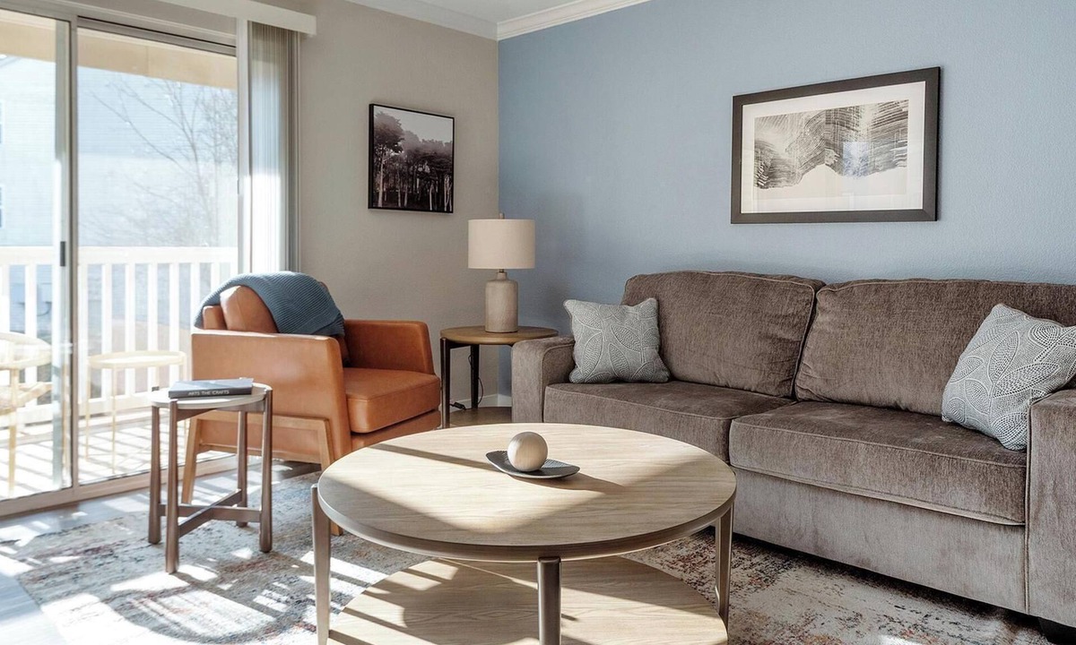 Eureka Apartment | Landing | Chic 2BD, Gym, Pool