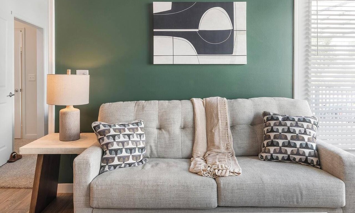 Tarpon Springs Apartment | Landing | Chic 2BD, Clubhouse