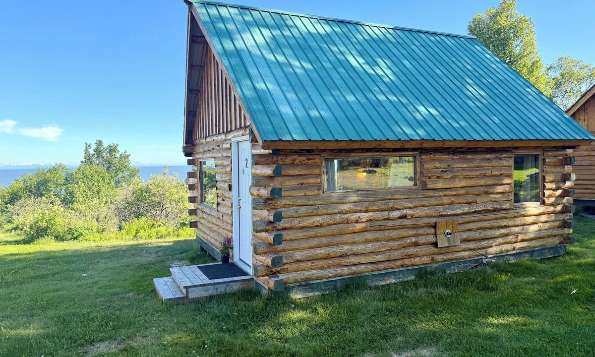 Ninilchik Cabin | Lazy Moose Cabin on the Cook Inlet. Basecamp for all your Alaskan Adventures!