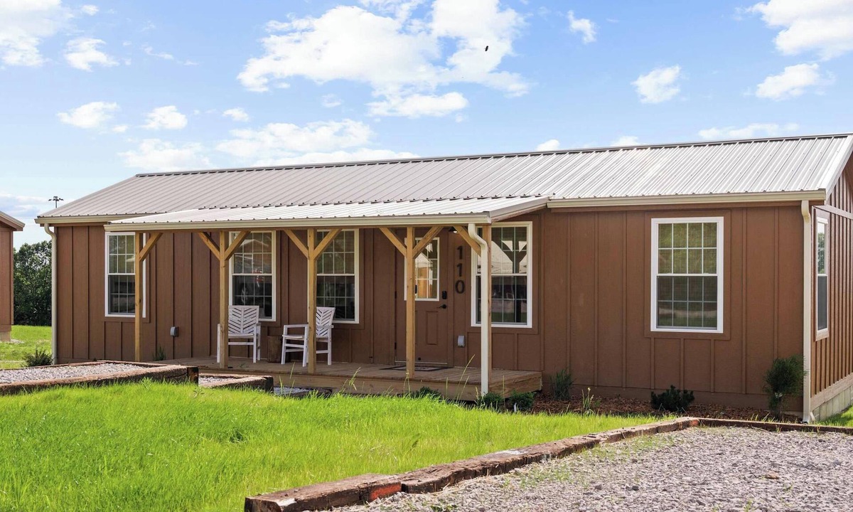 Williamstown Cabin | Lodge 110 at Eden Reserve—Safari Cabin Near Ark