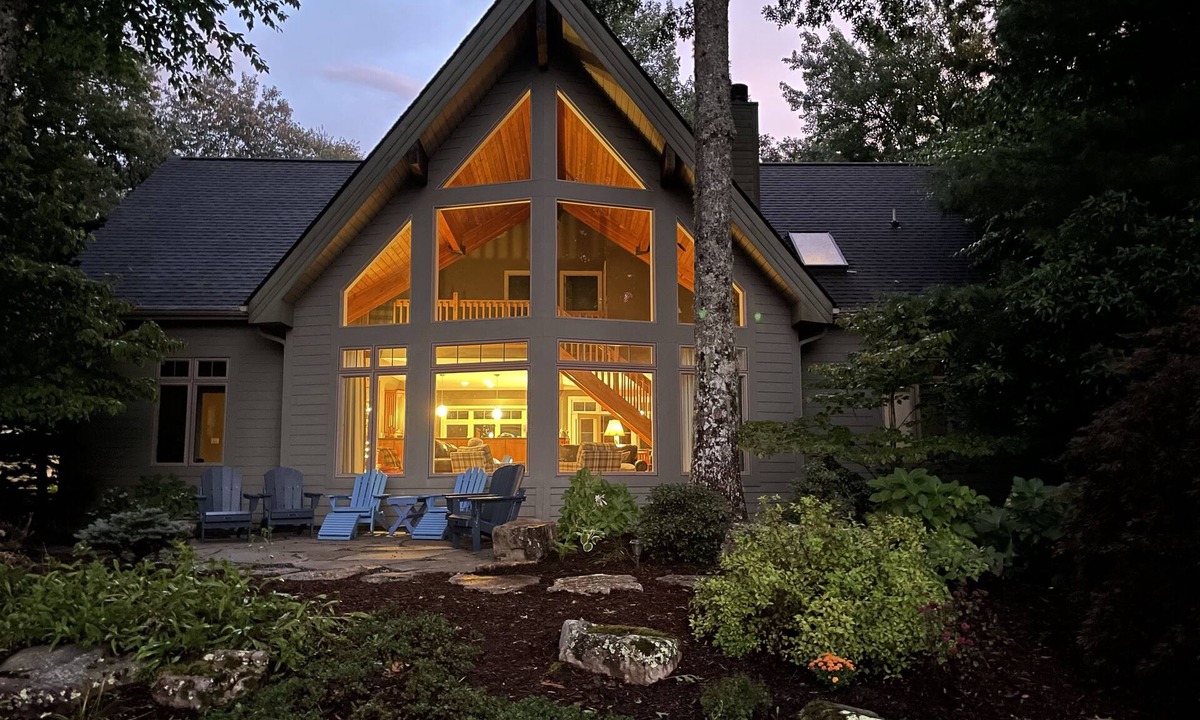 Brevard House | Looking for a booking?! Lovely WNC Mountain View~ Cozy, Classic, Convenient.