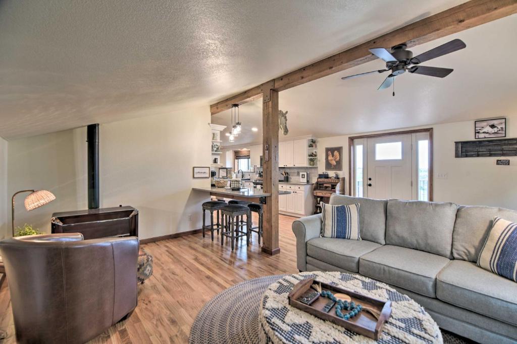 Fort Collins Apartment | Lovely Barn Loft w/Mountain Views on Horse Estate