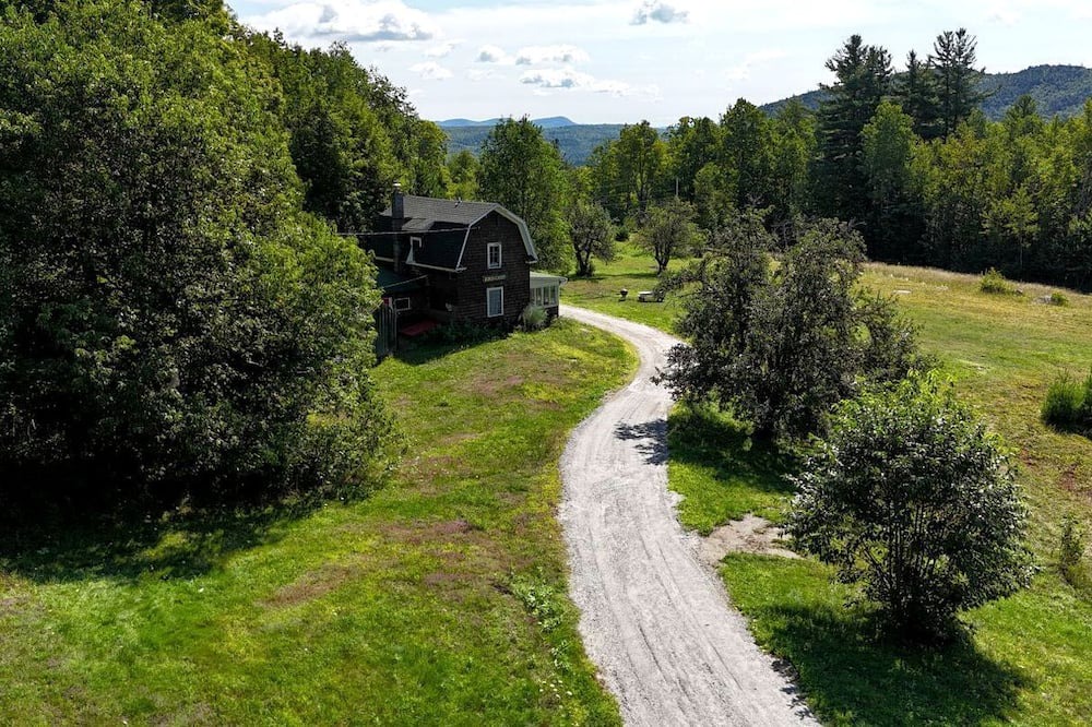 North River Cabin | Lovingly Restored Historic Cottage in Adirondack Mountains, New York