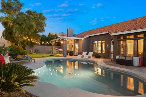 Paradise Park Vista House | LUX Modern Escape Pool Putt Kierland Commons