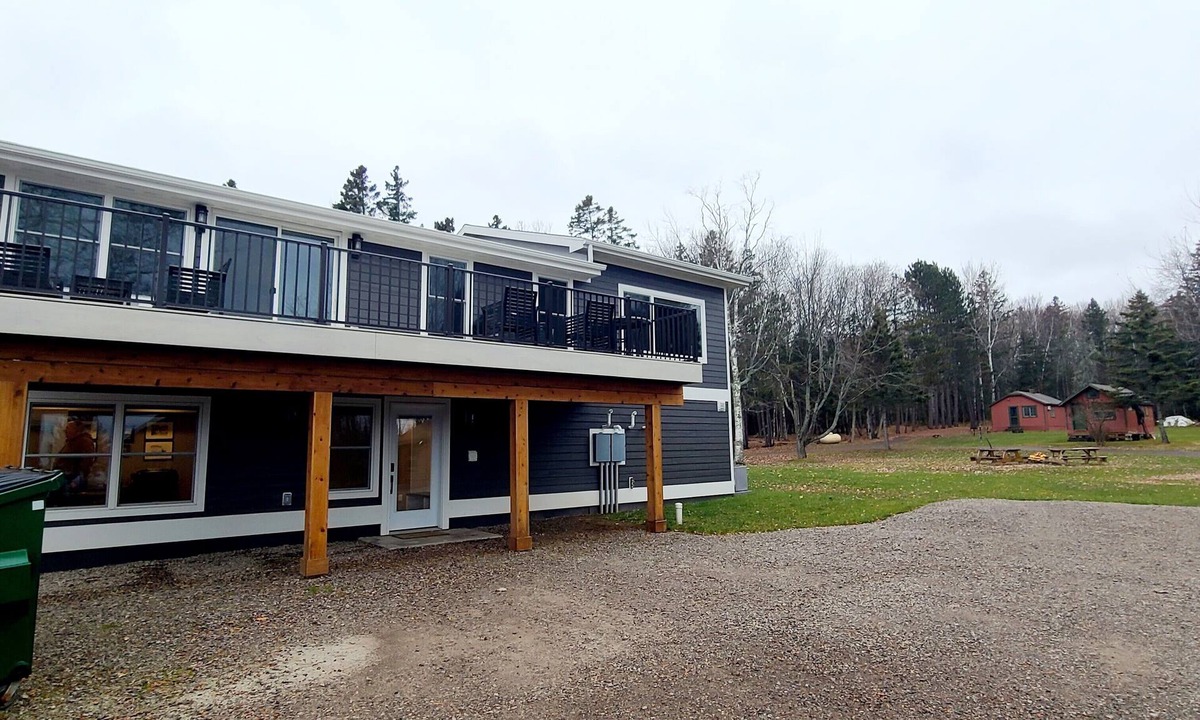 French River House | Luxurious 3 bedroom 3 bathroom new on the Beautiful north shore of Lake Superior