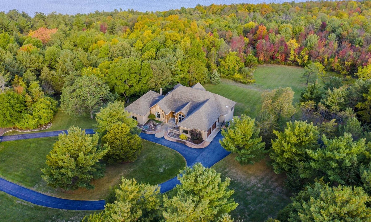 Rushville House | Luxurious Finger Lakes Home w/ Game Room & Deck!