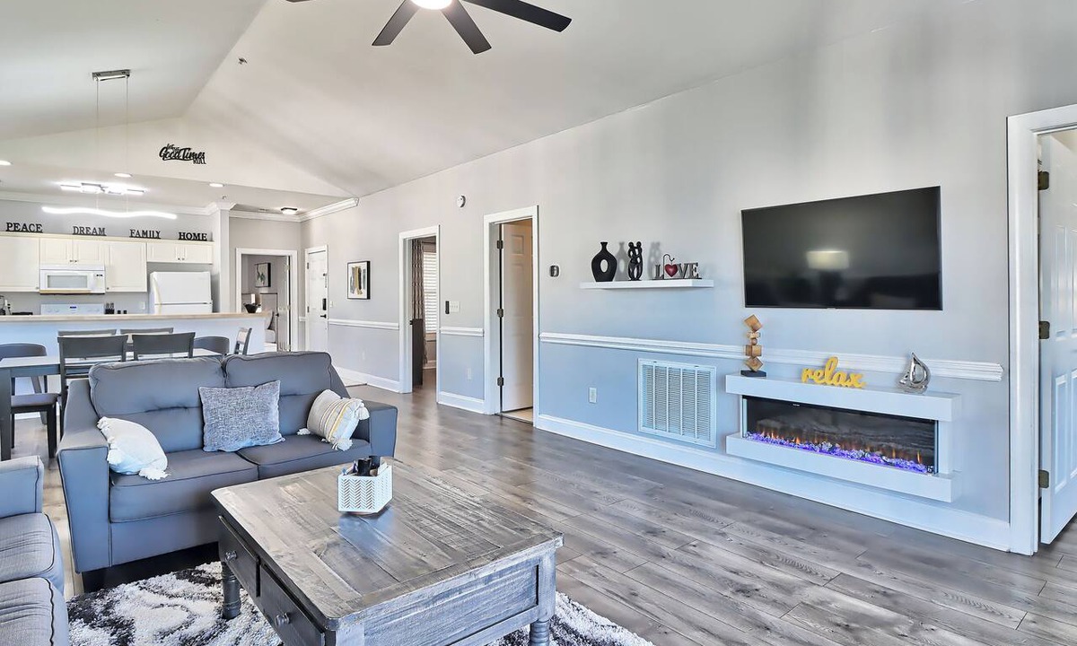 Central Myrtle Beach Apartment | Luxury 3BR Golf Resort Condo with Digital Concierge, Pool, Near Beach