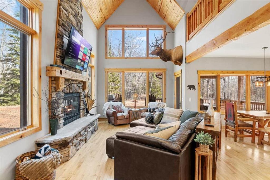 Douglas County House | Luxury Lodge on 40 Private Acres HUMM Sauna Party Barn