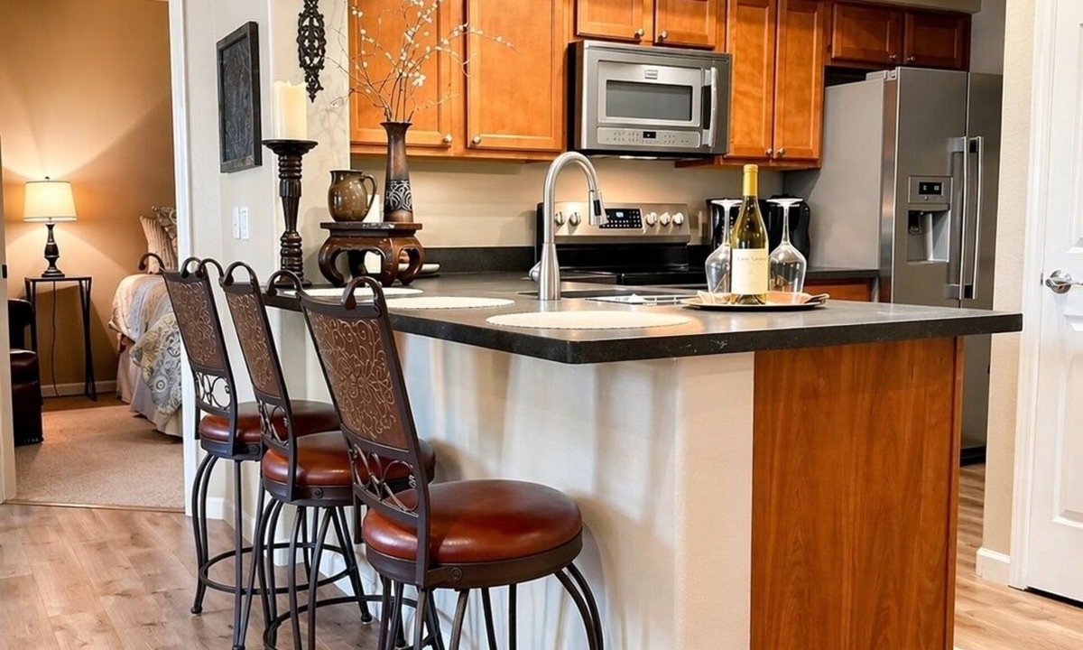 North Scottsdale Condo | Luxury Poolside Condo-2 Master Suites- "@The Signature" Walk to Dining &Shops!