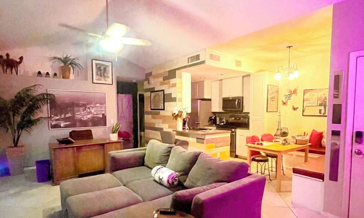Tempe House | Mi Casita De Paris-Heart of Phoenix Metro Area-Parisian themed w/Community Pool