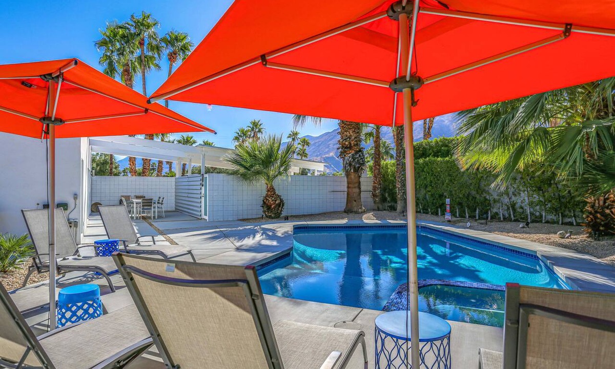 Racquet Club Estates House | Mid Century Magic. Palm Springs! Pool, Spa, panoramic view!