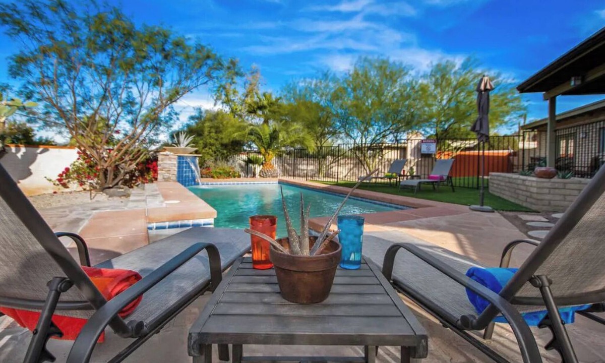 Moonridge Estates House | Mid century oasis with beautiful surroundings+ Tesla charger available