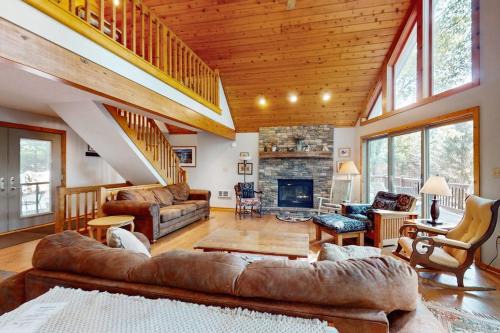 McHenry Ski Chalet | Mirabella Eclano