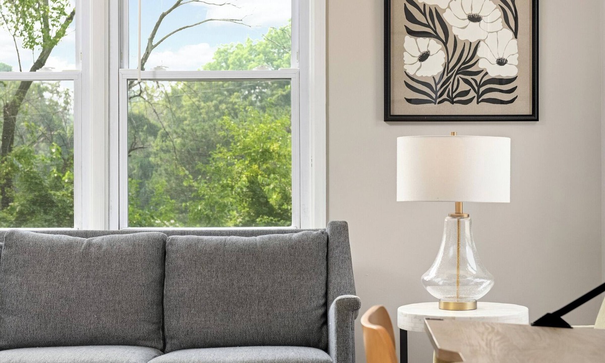 Southwest Minneapolis Apartment | Modern Pet-Friendly Kenny 1 bedroom # 3 Private Renovated Garage Wi-Fi