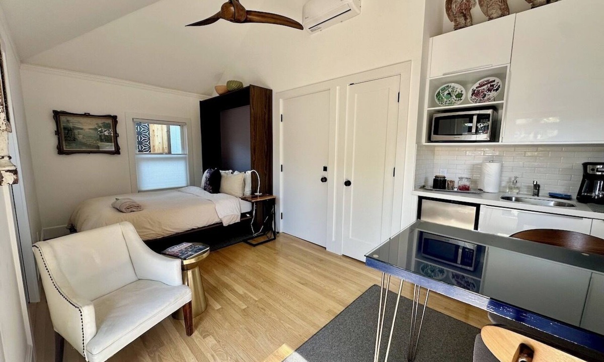 Fairview Park Apartment | Modern Rockridge Studio with Private Deck
