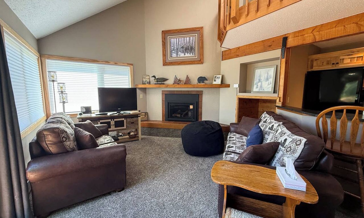 Wakefield Condo | Moosehead Lodge - Ski in/Ski Out on Voyager Trail