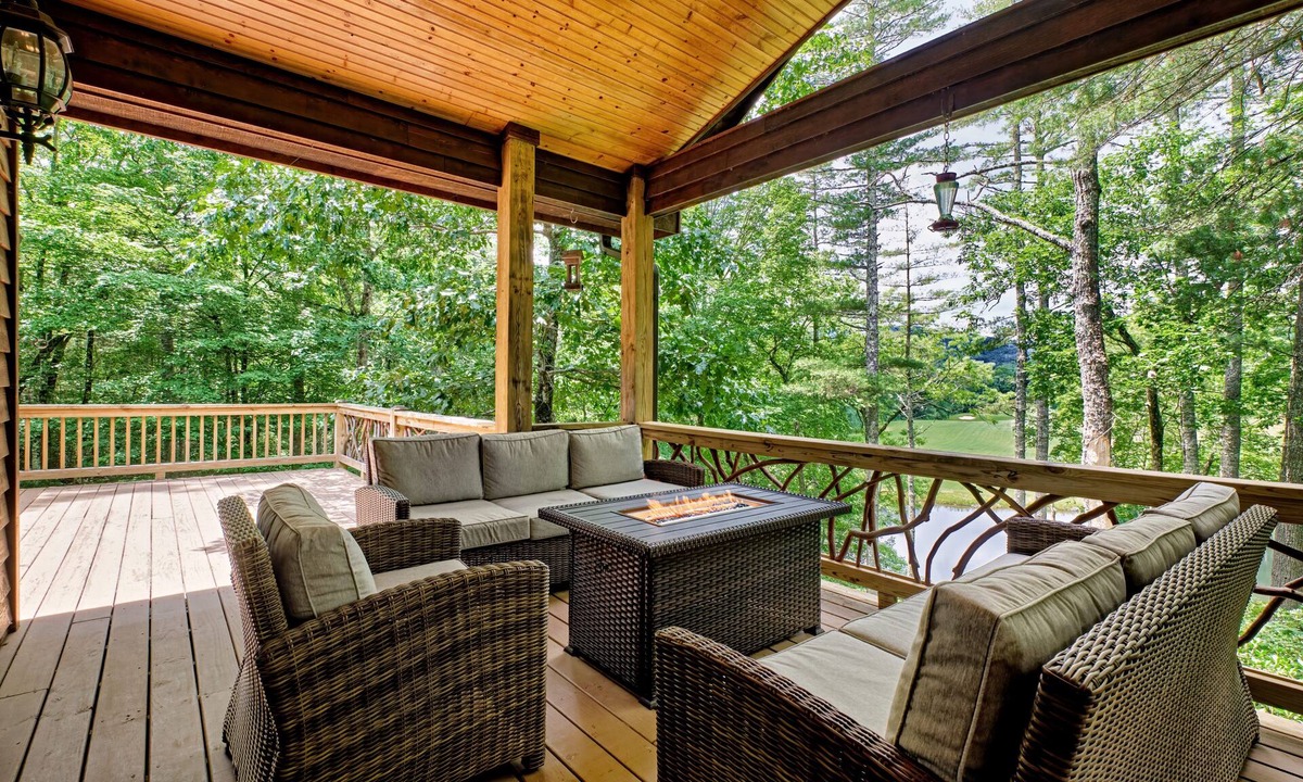 Sapphire House | Mountain Green! Overlooking Pond and Portion Of Sapphire National Golf Course!