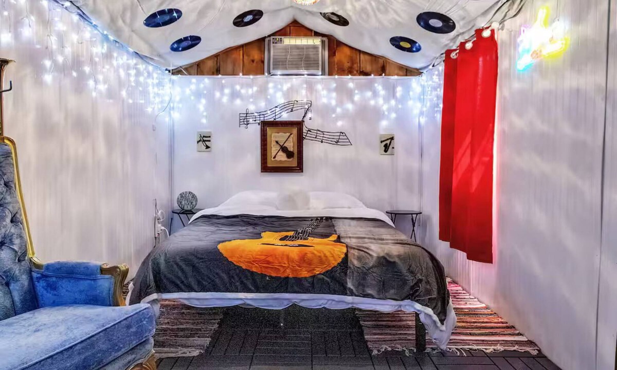 Black Creek RV Rental | Musician’s Glamping Cabin Near Allegany State Park & Ellicottville