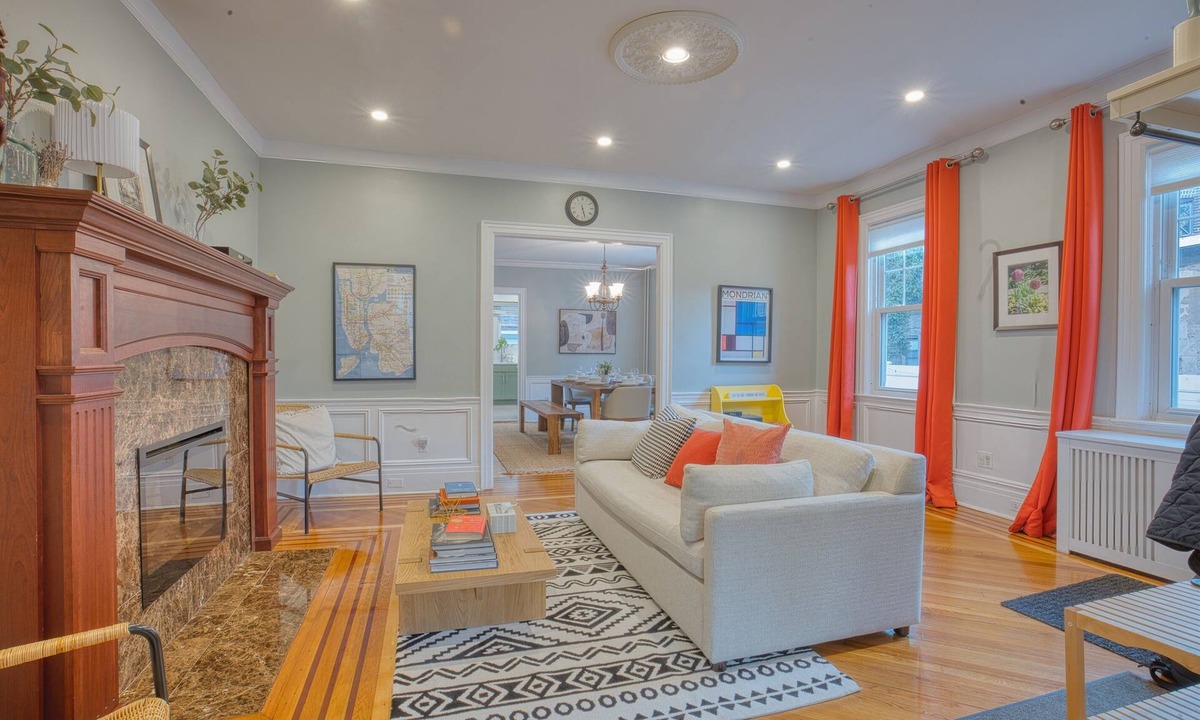 Prospect Lefferts Gardens House | Near Prospect Park, Comfy King Beds, Nice Outdoor Space, Free Parking EV Charger