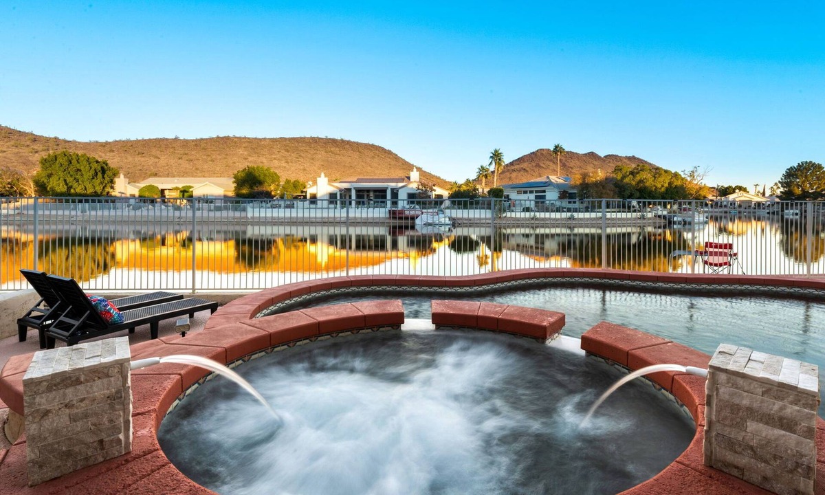 Arrowhead Lakes House | New Lakefront w/Free Boat & Pool & Massage Chair & Near State Farm Stadium