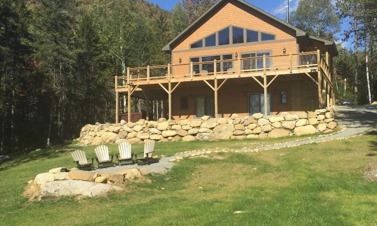 Keene House | NEWER HOME - KEENE, KEENE VALLEY, LAKE PLACID AREA JULY 2026 is WIDE OPEN