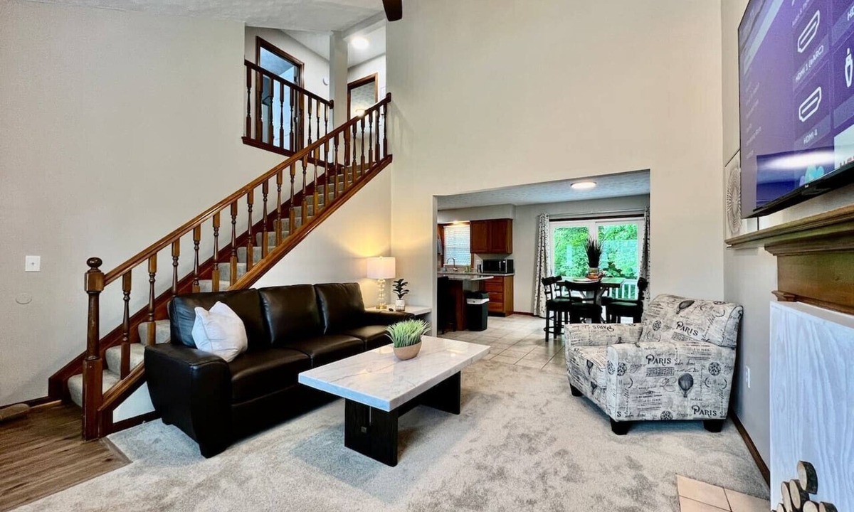 Otterbien Home Villa | Newly Remodeled home in Liberty