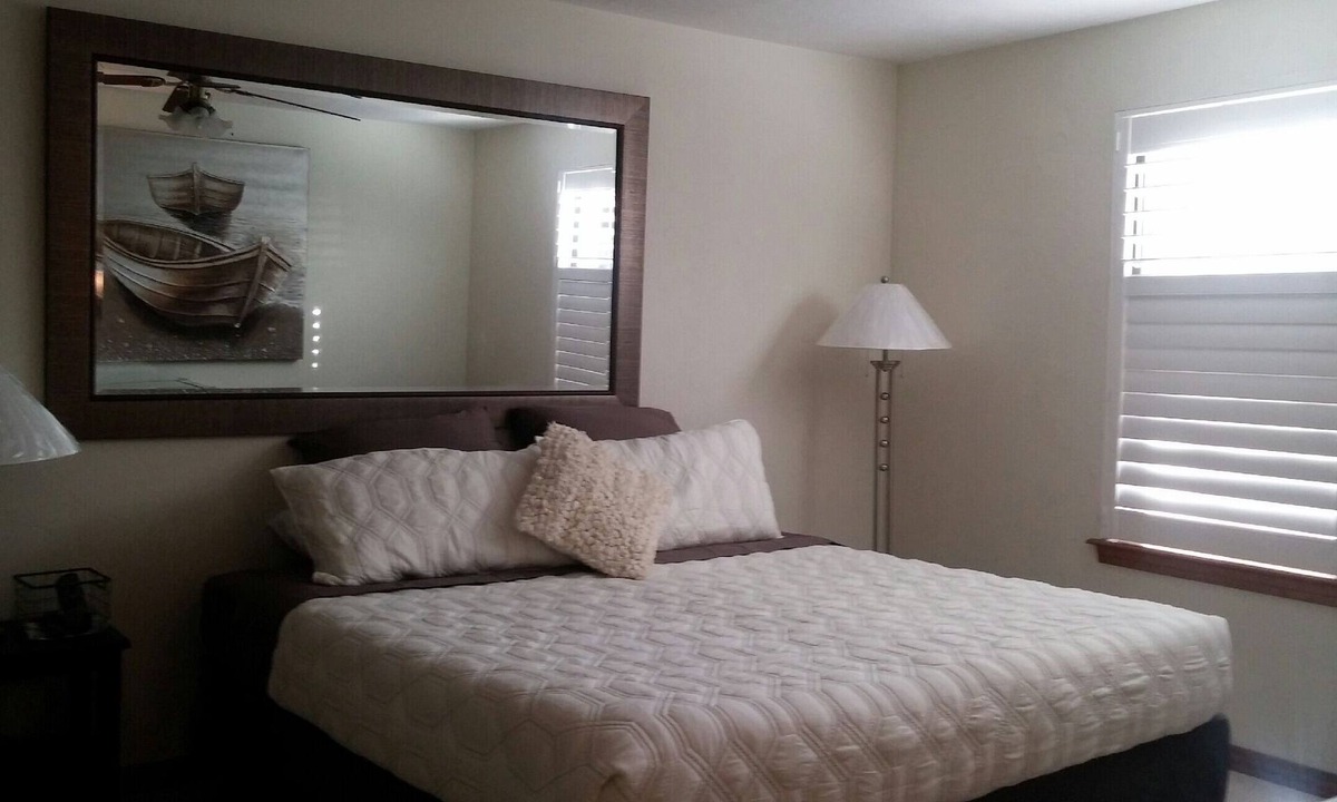 Southside Condo | NICE 2/2 Condo Central to everything in Jacksonville FL.