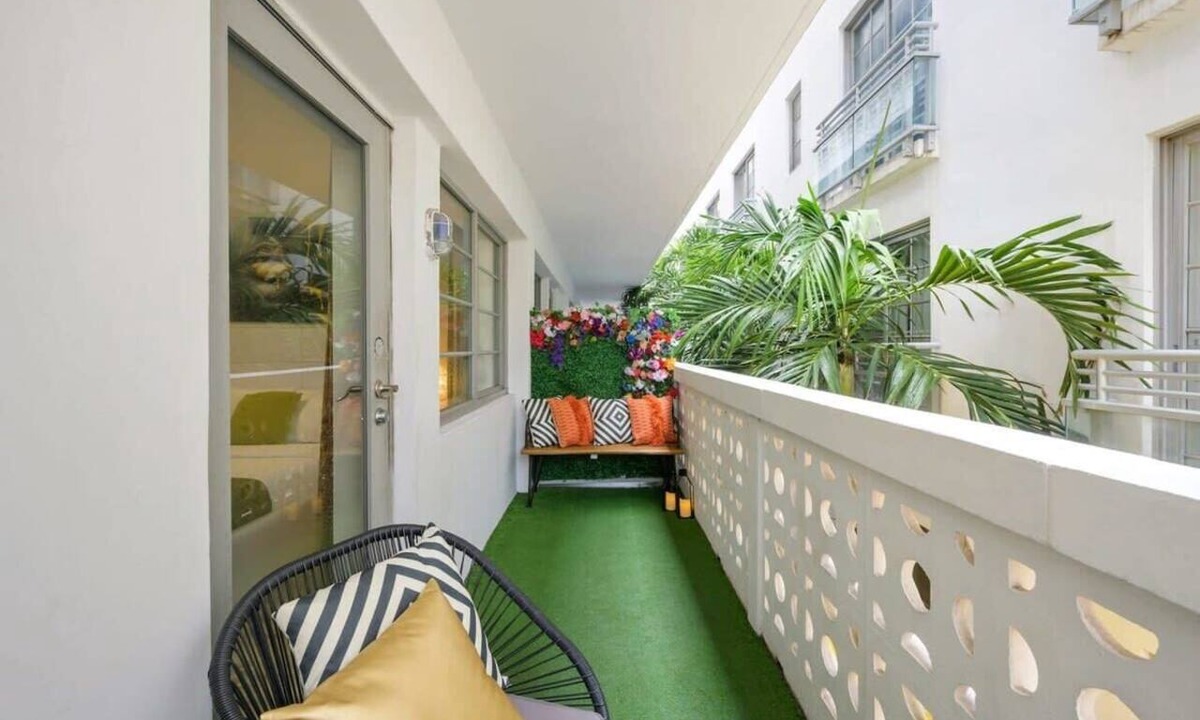 South Beach Condo | Ocean Drive Oasis | Rooftop Pool & Bar