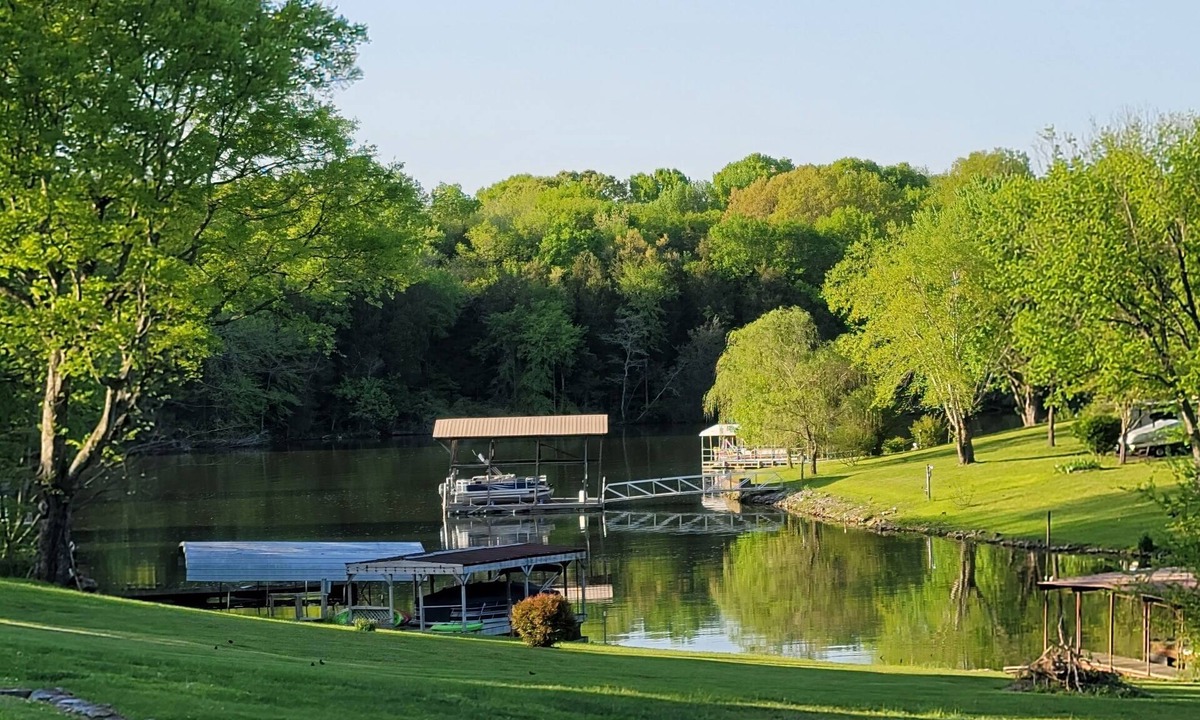 Mount Juliet House | Old Hickory Lakefront home-lots of space for all-Nashville & Airport close