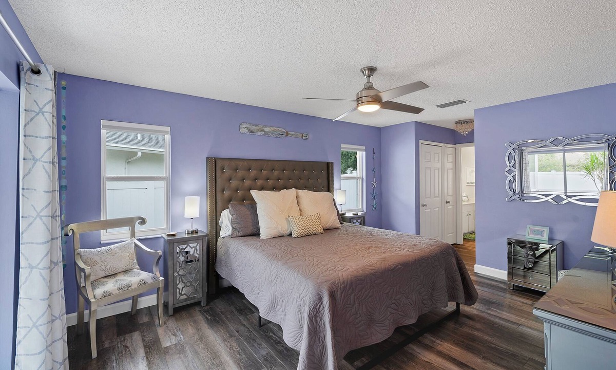 Braden River House | Palm Aire Golf Course home in Sarasota near Benderson Park, UTC and beaches.